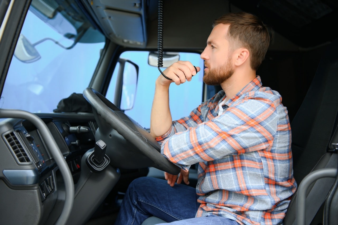 Trucking dispatcher reviewing digitally captured bill of lading documents in a transportation document management system to accelerate billing