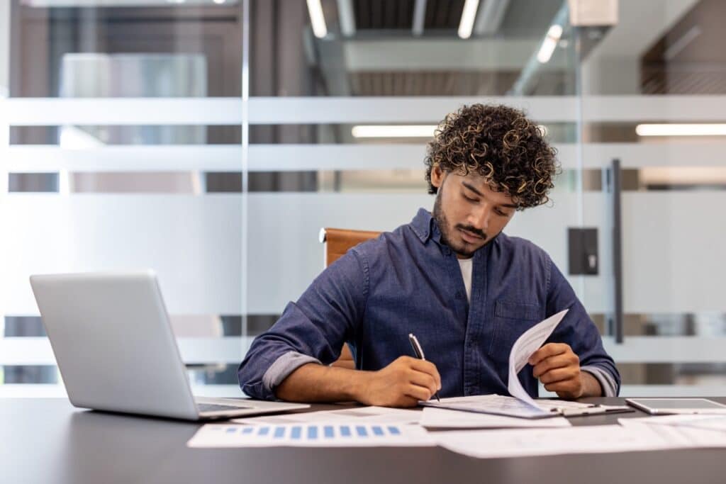 AP reviewer resolving a low-confidence document extraction exception