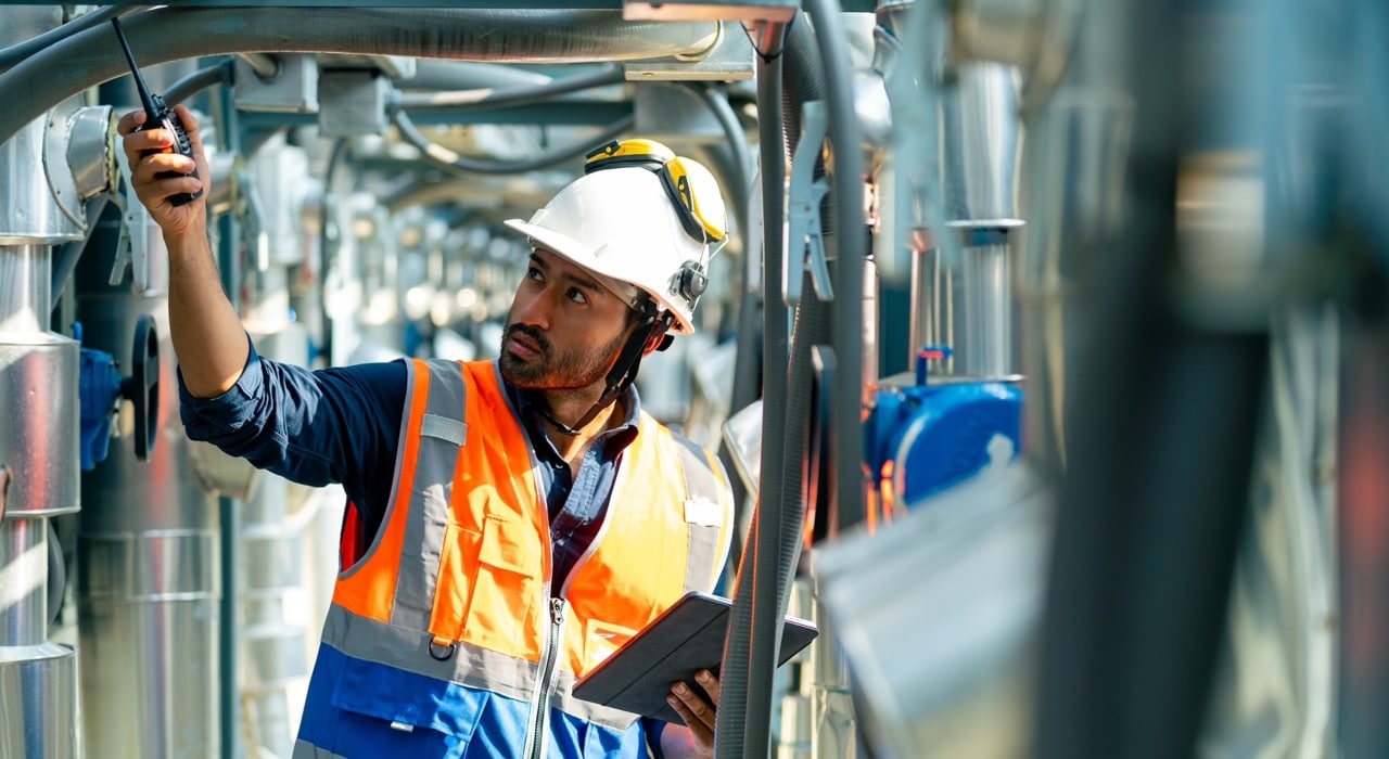 Read more about the article How Manufacturers Eliminate the Paper Problem on the Shop Floor