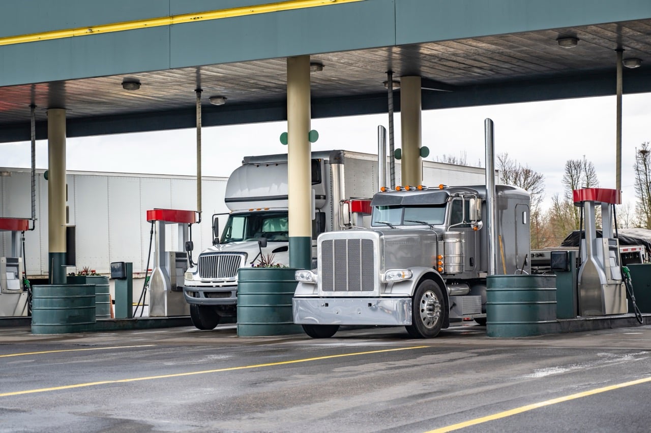 Read more about the article How Transportation Companies Use Document Management to Manage Fuel Card and Expense Documentation