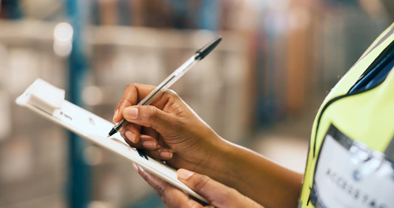 Read more about the article How LTL Carriers Manage High-Volume Multi-Stop Freight Documentation Without Back-Office Breakdown